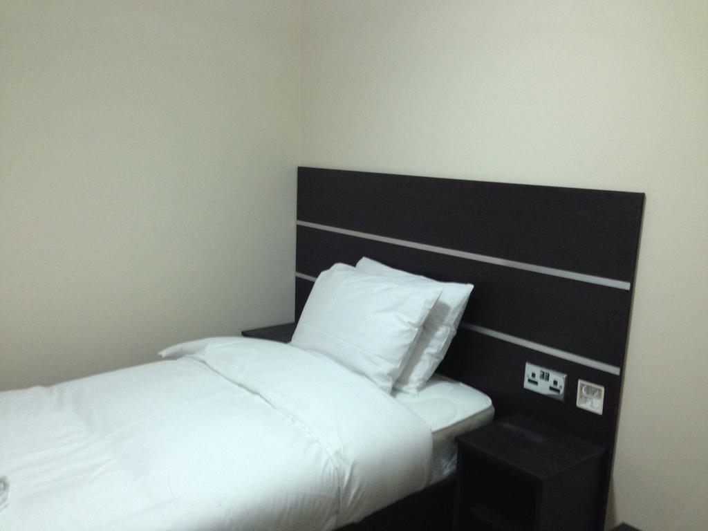 New Globe Hotel London Rum bild